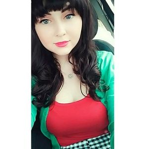 Meet your Posher, Lacey